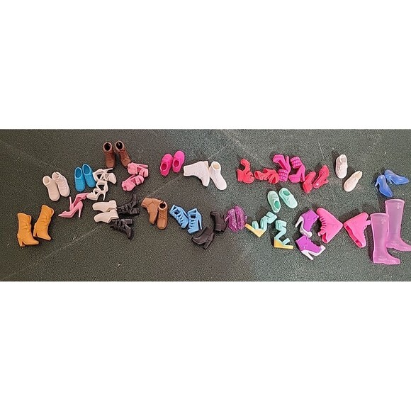 Barbie Fashion Dolls Mix Match  Shoes Boots Sandals heels etc.. 25 pair lot - Picture 1 of 10